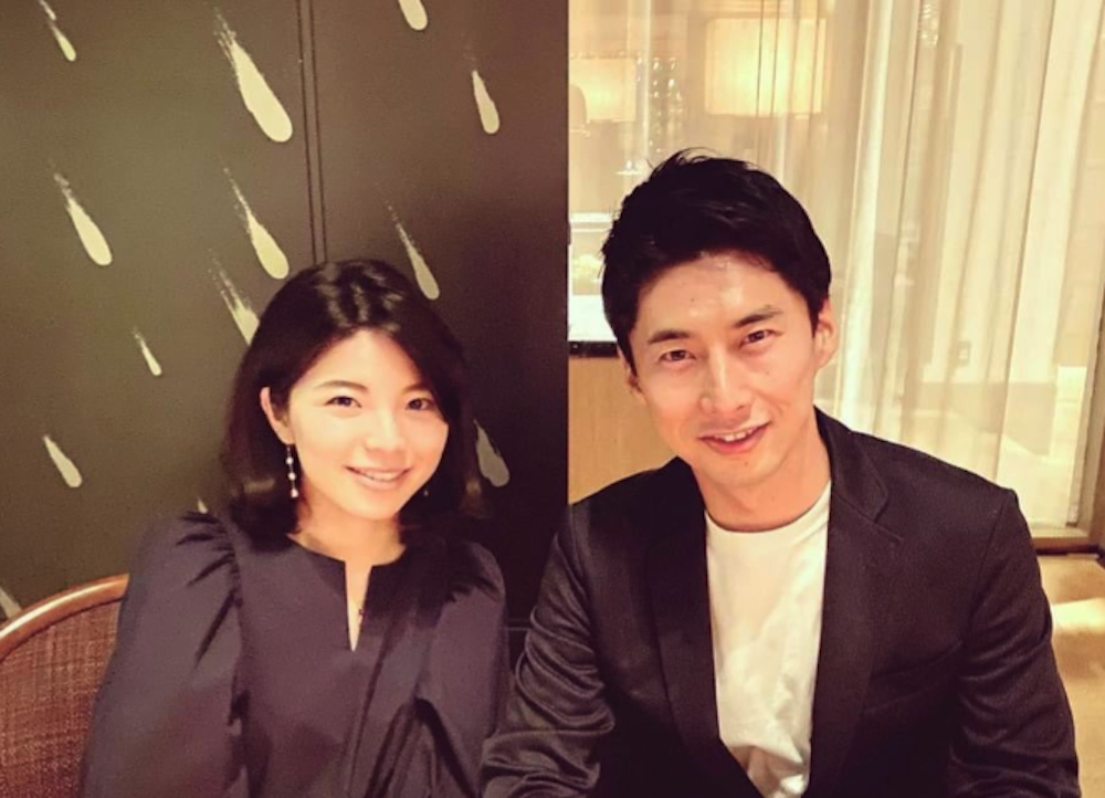 中曽根康隆と妻の画像