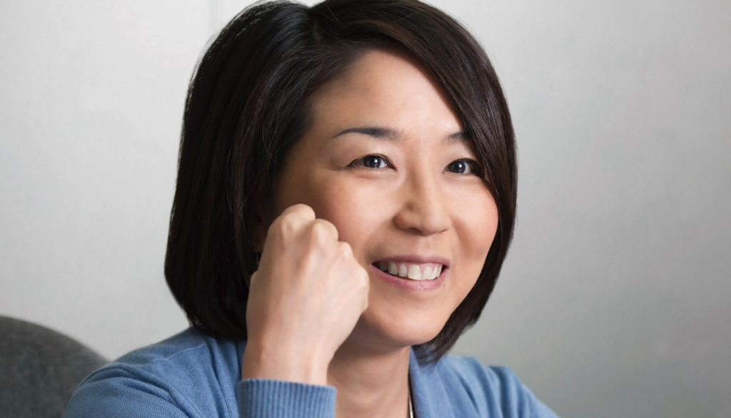 猿田佐世は結婚して弁護士の夫や息子が二人いる