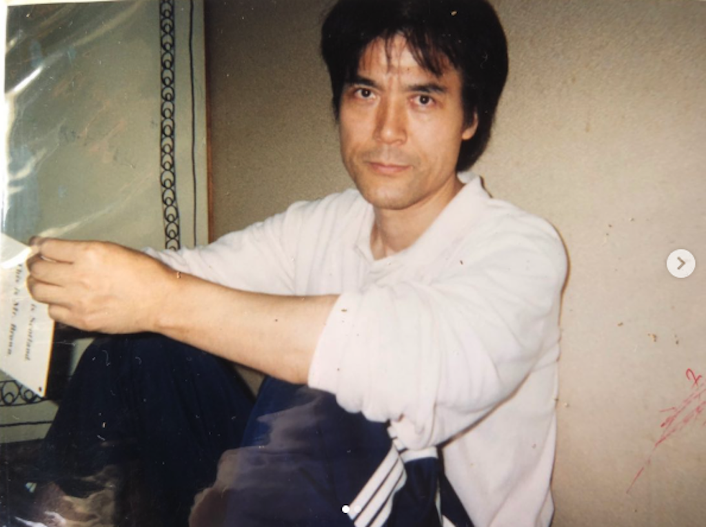 喫茶店での教育方針と音楽的なルーツの原点